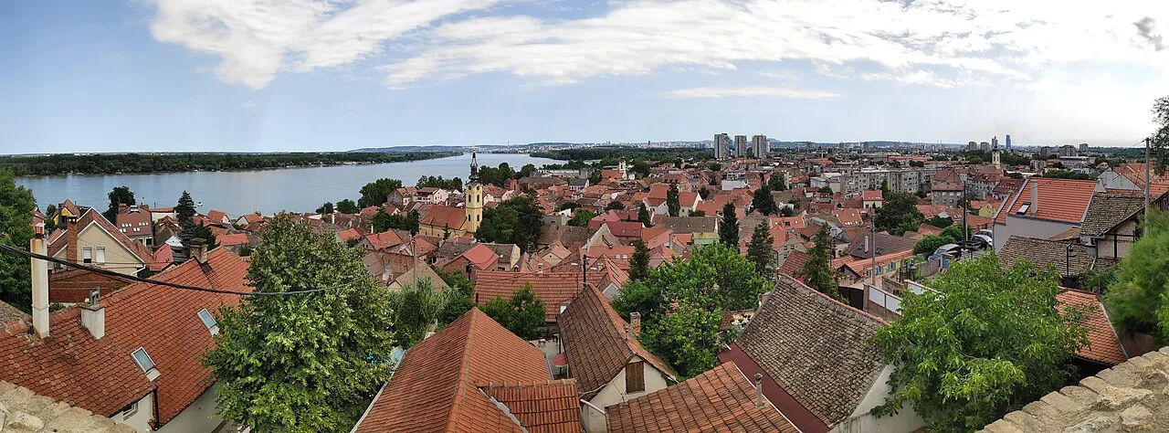 Панорама Земуна с башни Гардош
